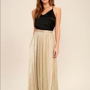 Lulus NWT gold maxi skirt size Medium